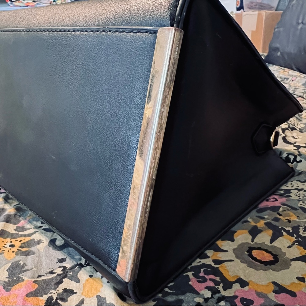 Structured tote - Picture 3 of 8